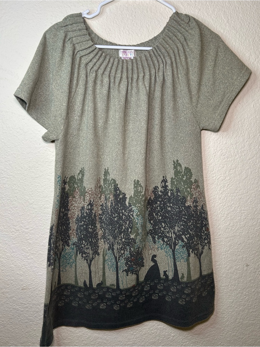 Funky People Womens Green Short Sleeve Fairy Tale Tree Print XL VTG Top Mystical - Picture 3 of 9